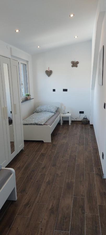Grosse Tolle 4 Zimmer Ferienwohnung Im Herzen Des Odenwaldes Mörlenbach Exterior foto